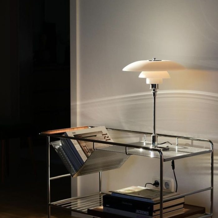 solaris contemporary table lamp